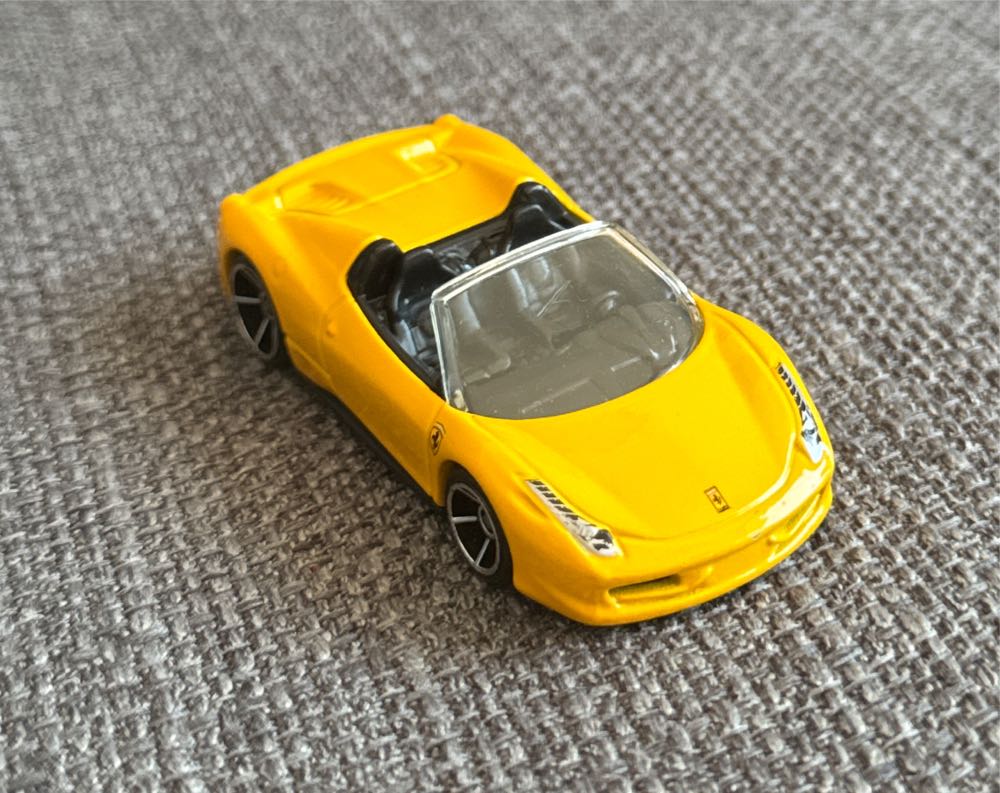 Ferrari 458 Spider - Hot Wheels toy car collectible - Main Image 2