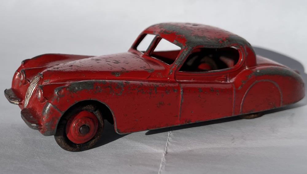 Jaguar XK120 157 - Dinky Toys England toy car collectible - Main Image 2