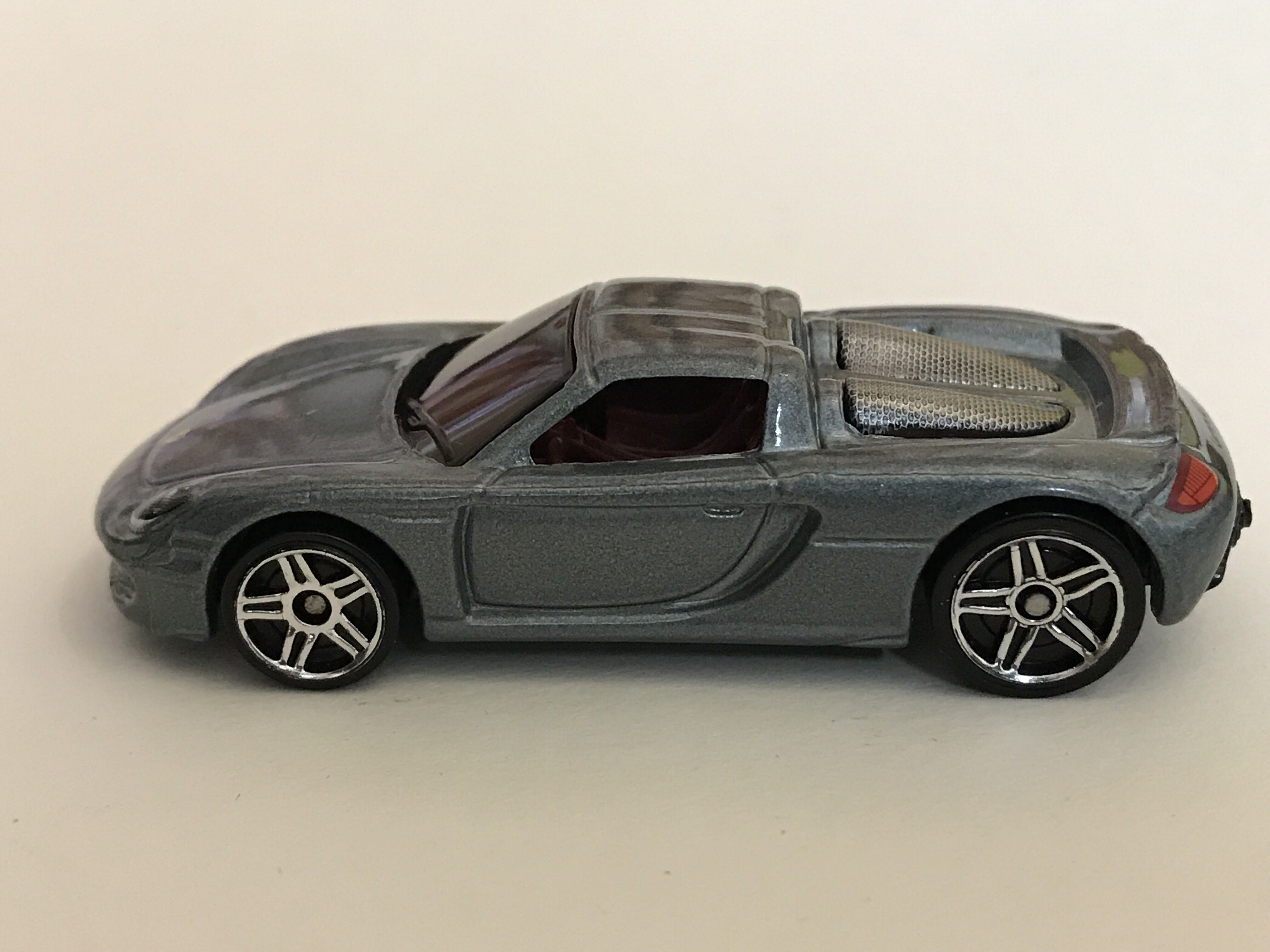 Porsche Carrera GT - Dream Garage ’09 toy car collectible - Main Image 3