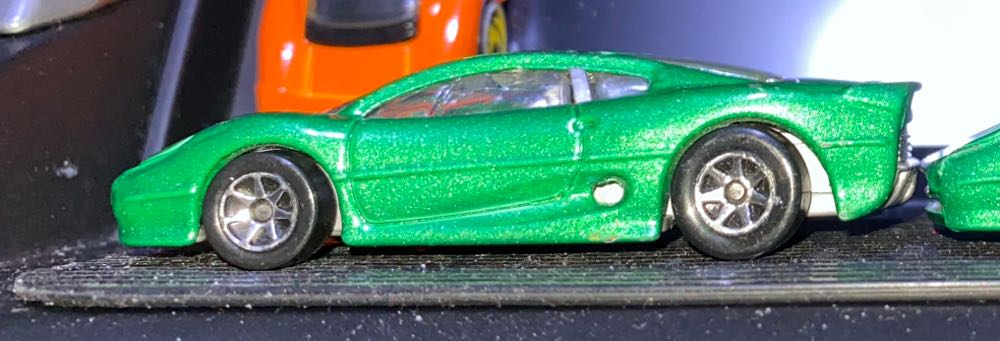 Jaguar XJ220  toy car collectible - Main Image 2