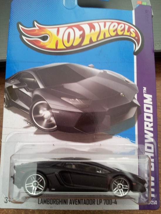 Lamborghini Aventador LP 700-4 - HW Showroom toy car collectible - Main Image 2