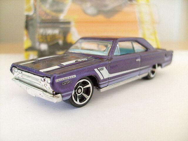 Plymouth GTX, 1967  toy car collectible - Main Image 2