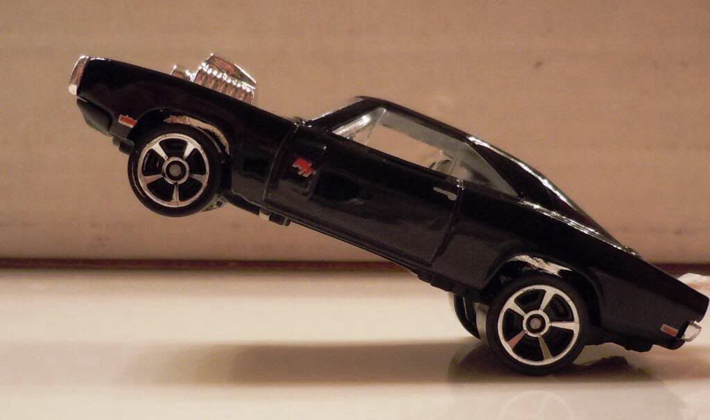 Dodge Charger R/T ‘70 - Fast And Furious 2013 toy car collectible - Main Image 2