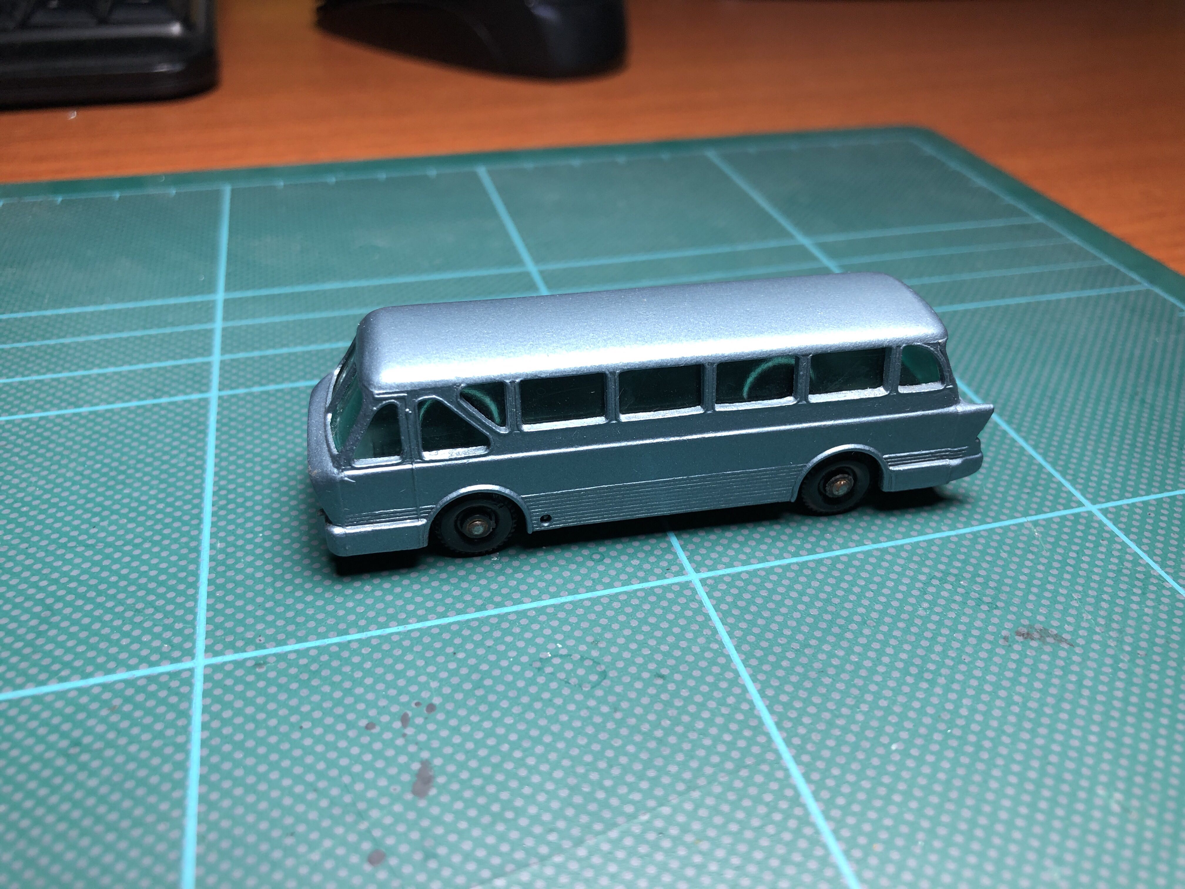 40B - Leyland Royal Tiger Coach - 1-75 Regular Wheels toy car collectible - Main Image 3
