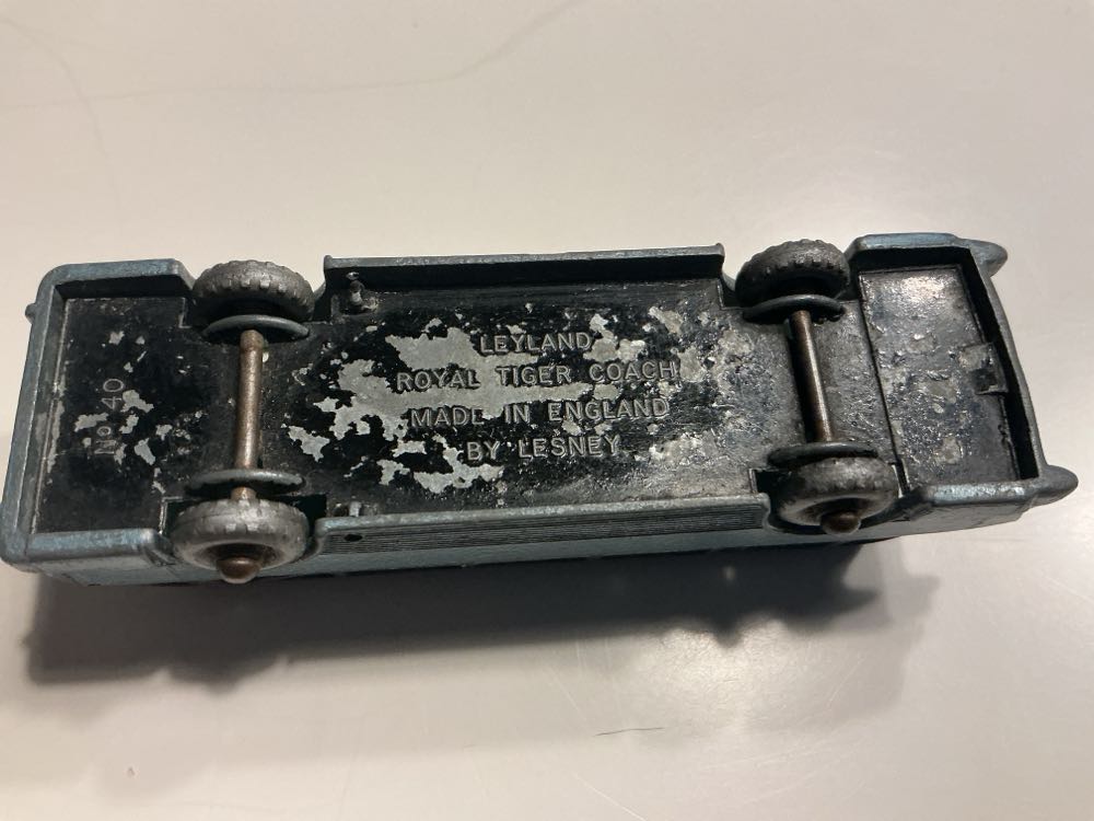 40B - Leyland Royal Tiger Coach - 1-75 Regular Wheels toy car collectible - Main Image 4