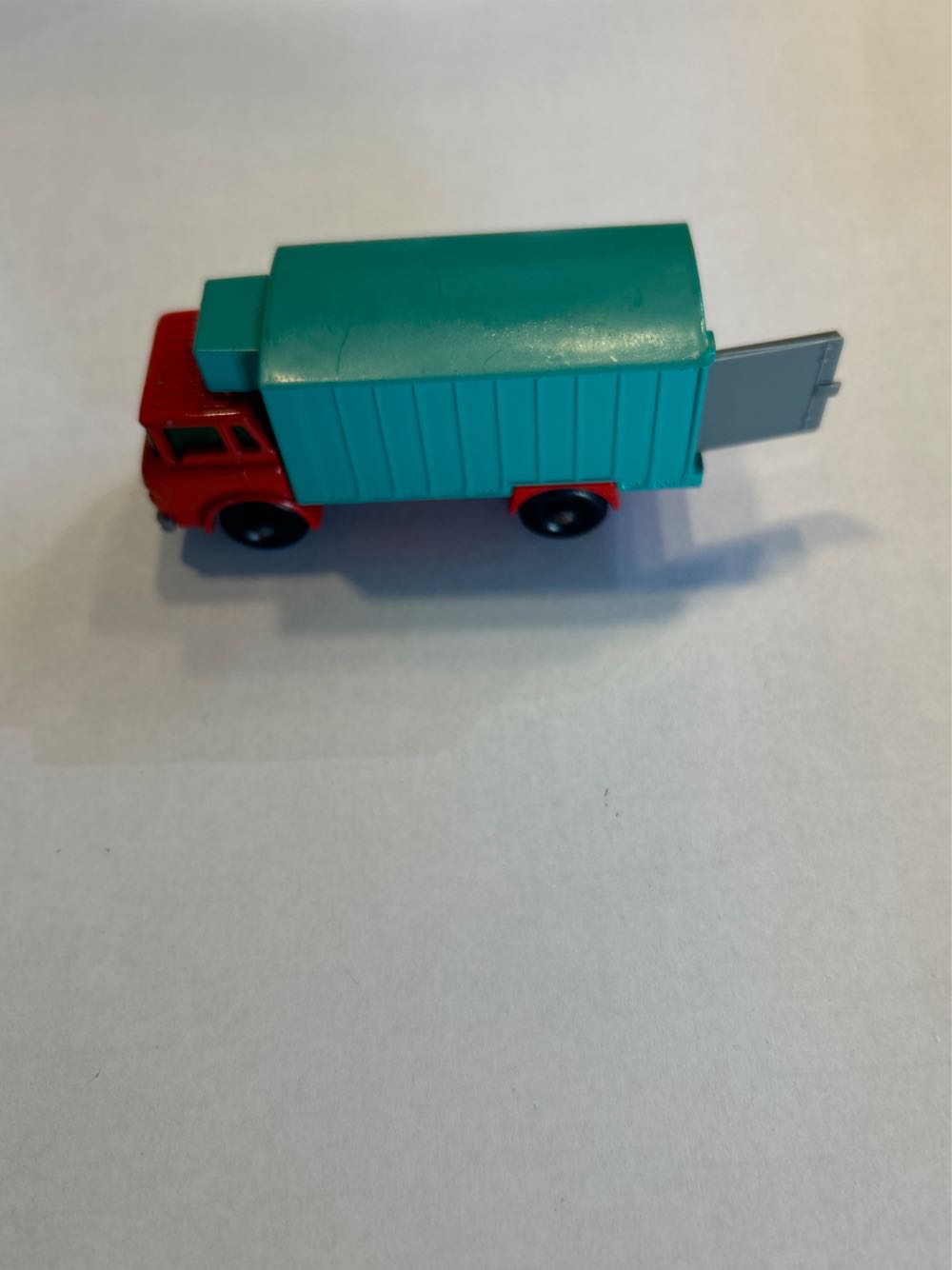 Loose 44C - G.M.C Refrigerator Truck - 1-75 Regular Wheels toy car collectible - Main Image 3