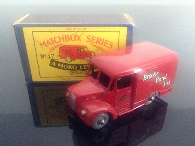 47A - Trojan Van 1 Ton - 1-75 Regular Wheels toy car collectible - Main Image 2