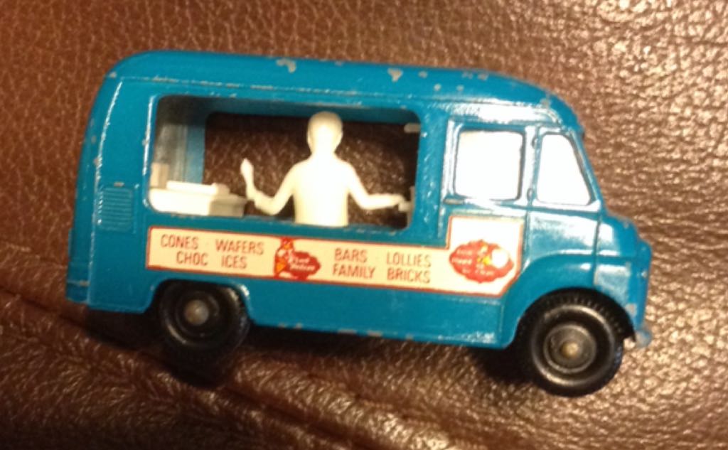 Commer Ice Cream - 1-75 Regular Wheels toy car collectible - Main Image 2