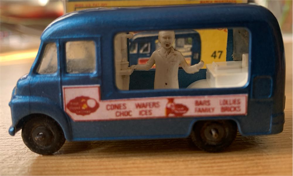 Commer Ice Cream - 1-75 Regular Wheels toy car collectible - Main Image 3