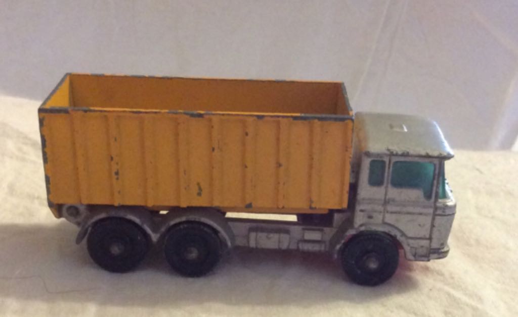 DAF Tipper Container Truck - MBX 1-75 toy car collectible - Main Image 2