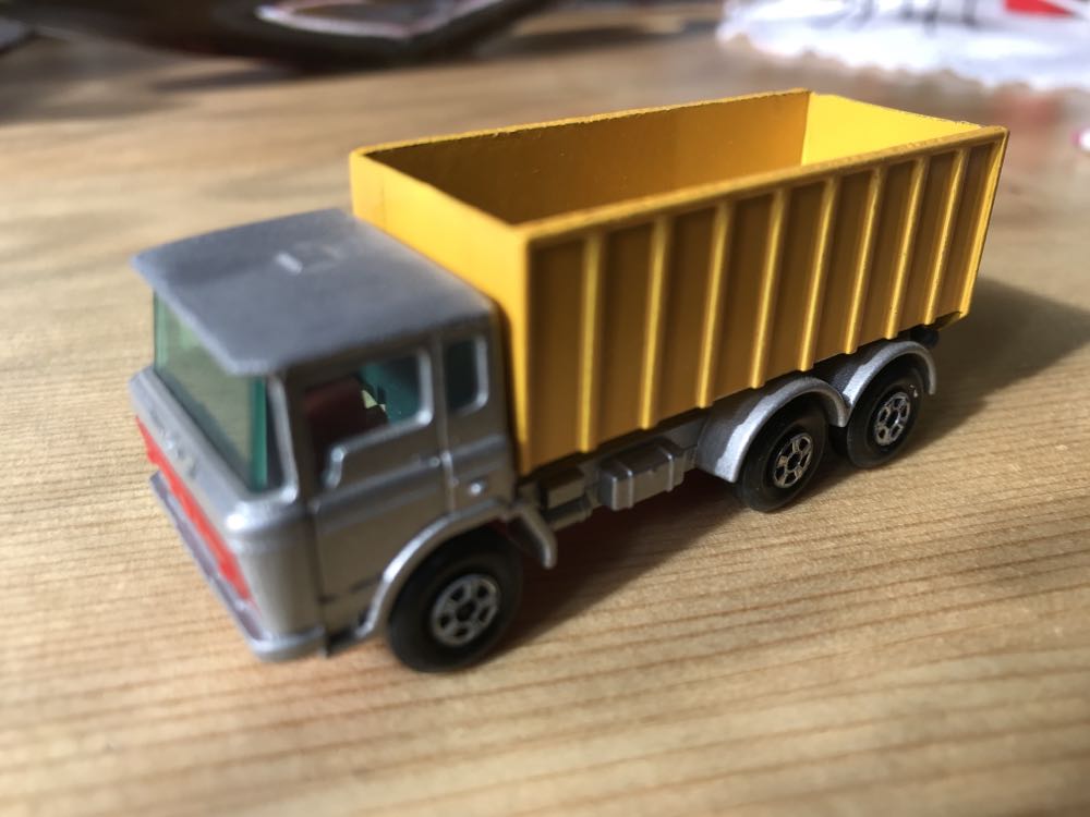 DAF Tipper Container Truck - MBX 1-75 toy car collectible - Main Image 3