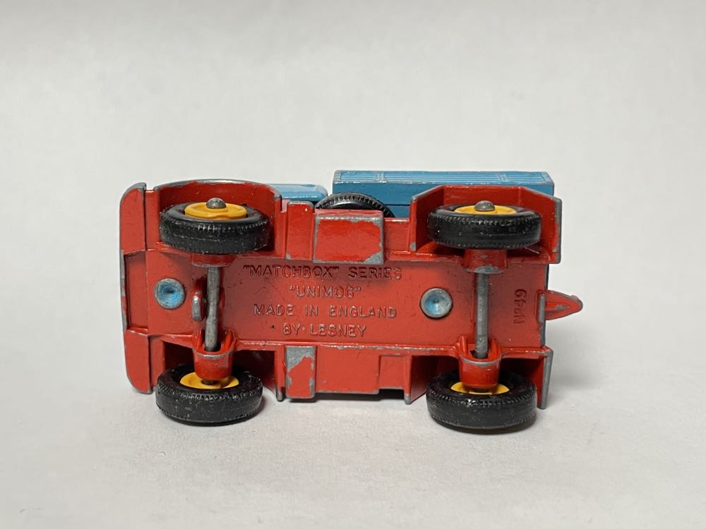 Unimog - 1-75 toy car collectible - Main Image 3