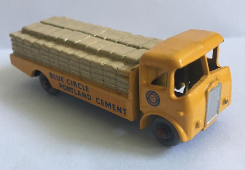 51 Albion Chieftain - Matchbox 1-75 toy car collectible - Main Image 2