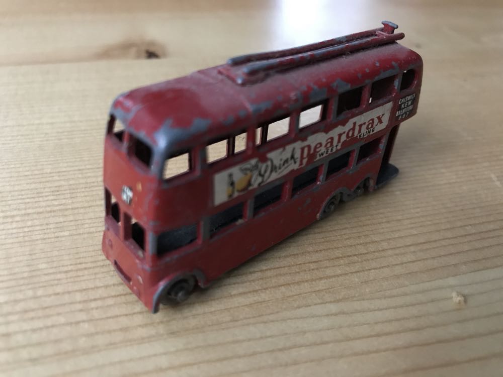 London Trolley Bus - Matchbox 75 RW toy car collectible - Main Image 2