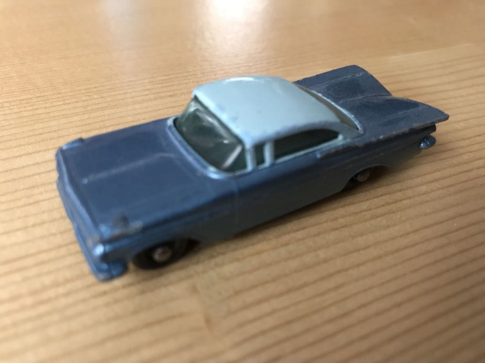 Chevrolet Impala - Matchbox 1-75 toy car collectible - Main Image 2