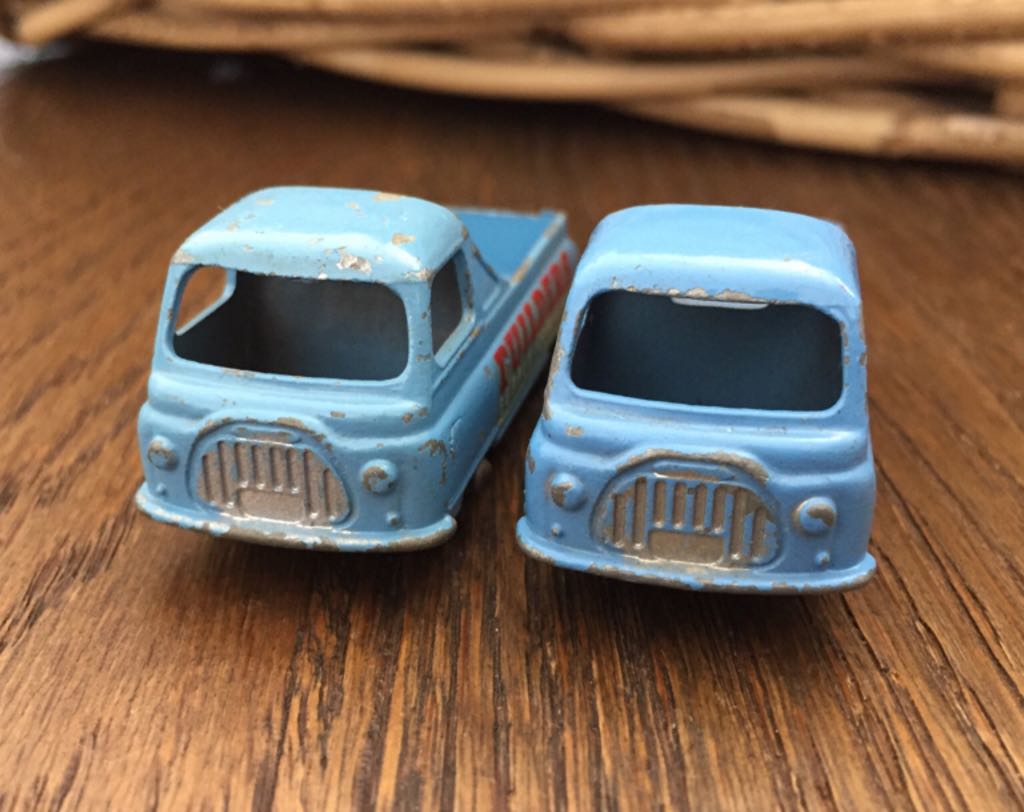 60A - Morris J2 Pickup - 1-75 Regular Wheels toy car collectible - Main Image 2