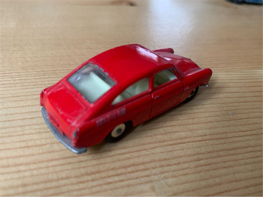 Volkswagen 1600TL - Matchbox 75 RW toy car collectible - Main Image 3