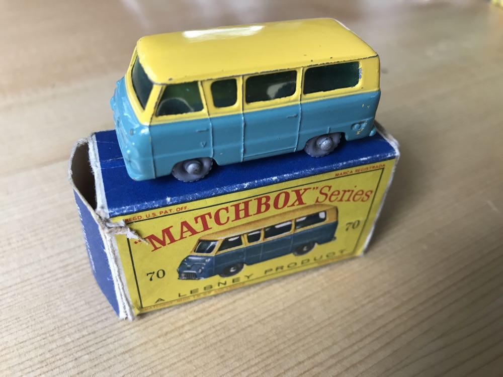 Ford Thames Estate Car 70A-7 - 1-75 Matchbox toy car collectible - Main Image 2