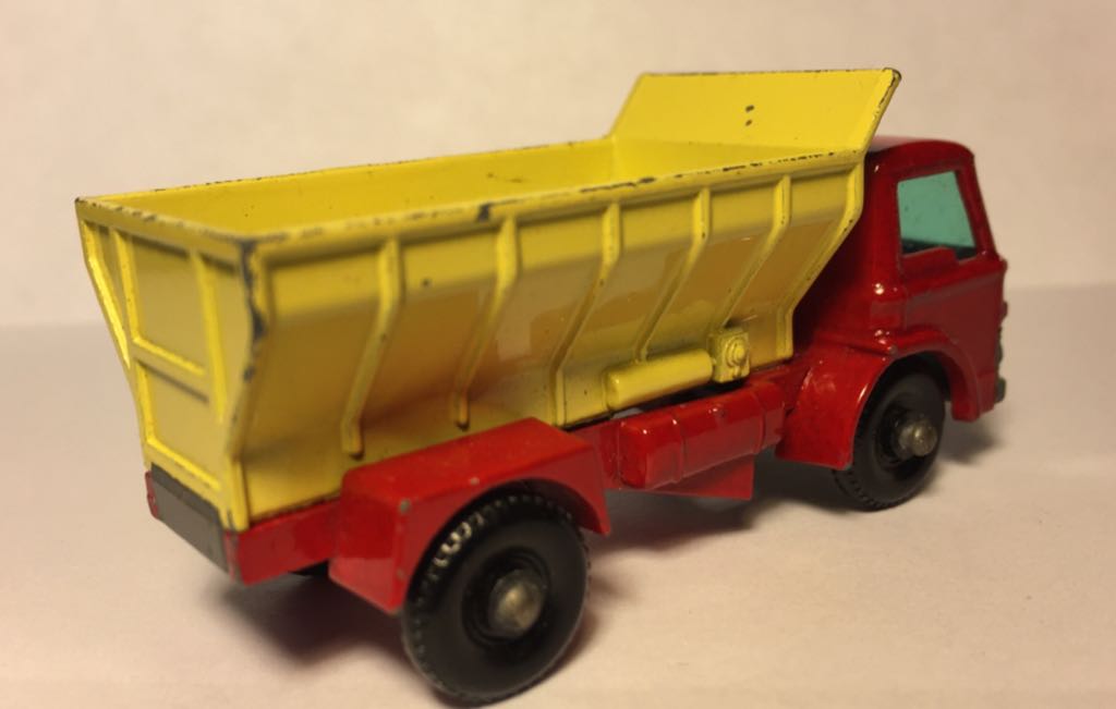 70B - Ford D-Series Grit Spreading Truck - Matchbox Lesney Edition toy car collectible - Main Image 2