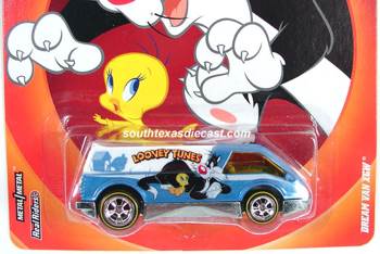 Looney Tunes Dream Van XGW - 2013 Pop Culture - Looney Tunes toy car collectible - Main Image 1