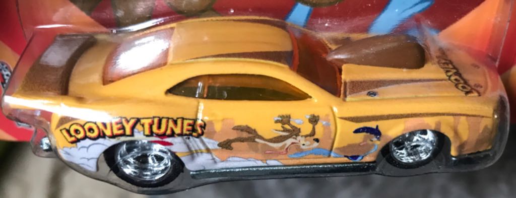 Coyote And Road Runner - ’10 Pro Stock Camaro - 2013 Pop Culture - Looney Tunes toy car collectible - Main Image 2