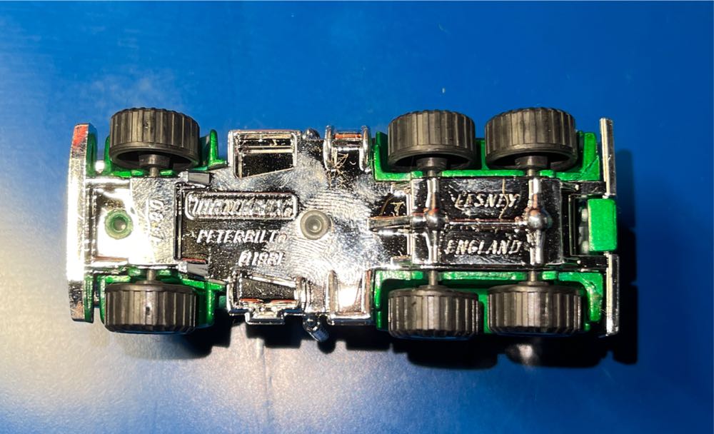 Peterbuilt Cement Truck - Matchbox - Peterbuilt toy car collectible - Main Image 4