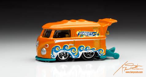 Volkswagen Kool Kombi - Hotwheels Showroom toy car collectible - Main Image 2