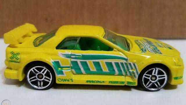 1990 Nissan Skyline GT-R (R32) - Truckin’ Transporters toy car collectible - Main Image 2