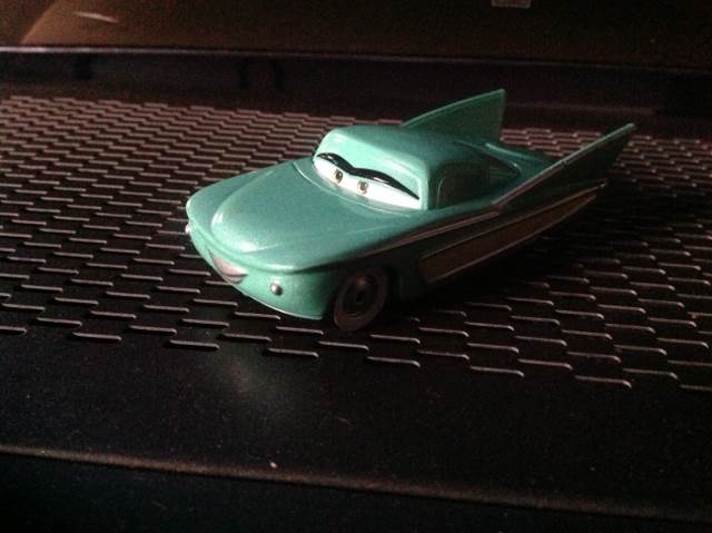 Flo Cars Movie - Wheel Well Motel toy car collectible - Main Image 1