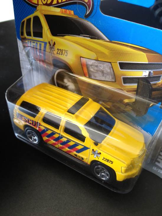 ’07 Chevy Tahoe - 2013 HW City - Rescue toy car collectible - Main Image 2