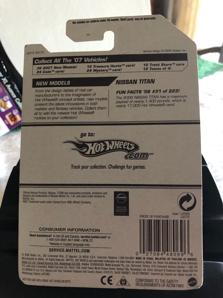 Hotwheels Nissan Titan Black (L)variation Roue - New Models toy car collectible - Main Image 2