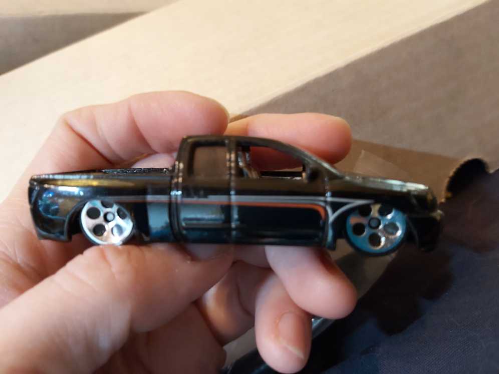 Hotwheels Nissan Titan Black (L)variation Roue - New Models toy car collectible - Main Image 3