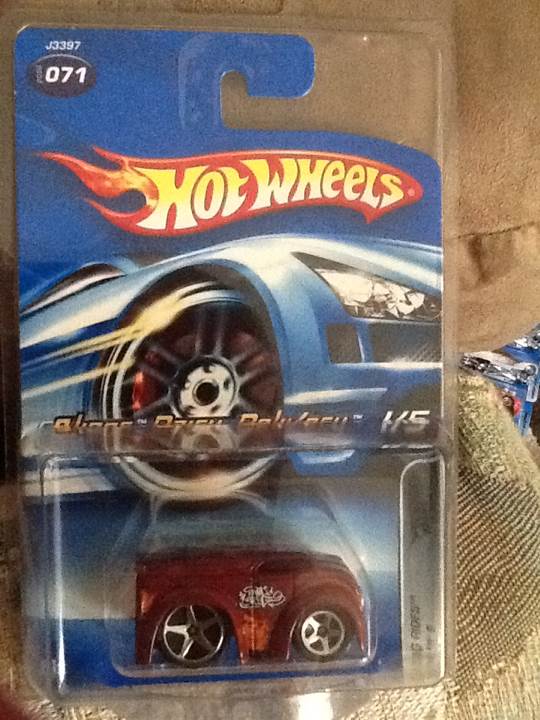 Hotwheels La Troca White