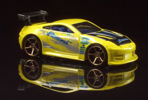 Hotwheels Nissan Z Yellow - 2006 First Editions toy car collectible - Main Image 2