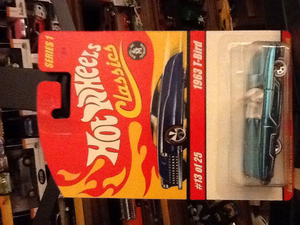 Classic ’63 T-Bird - Classic Series 1 toy car collectible - Main Image 2