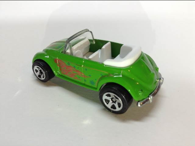 VW Beetle Convertible  toy car collectible - Main Image 2