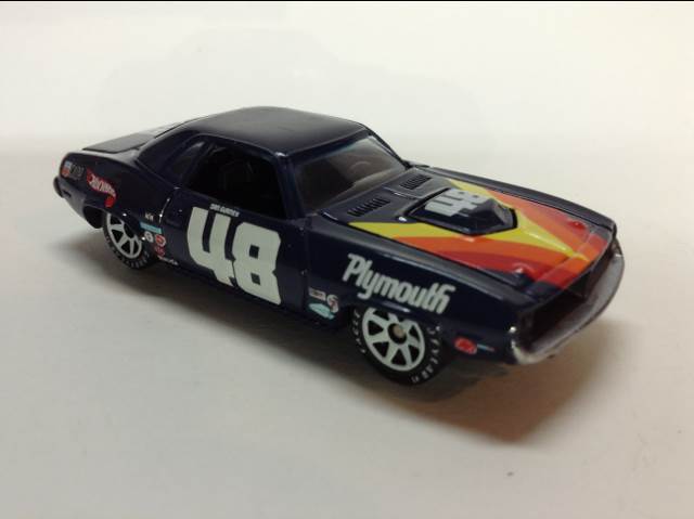 1971 Dodge Challenger - HW Workshop: HW Performance toy car collectible - Main Image 1
