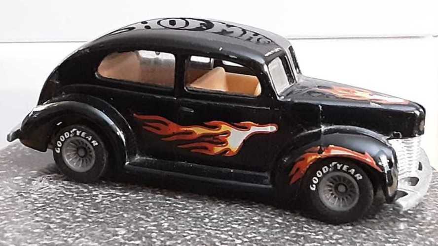 Ford 2-door ’40 - Real Riders toy car collectible - Main Image 2