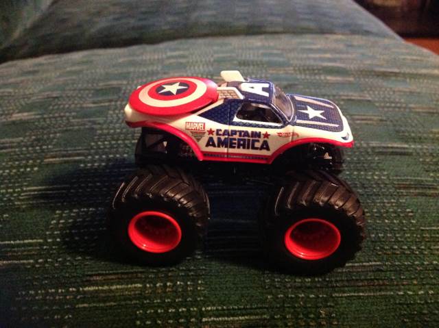 Monster Jam - Monster Jam toy car collectible - Main Image 1
