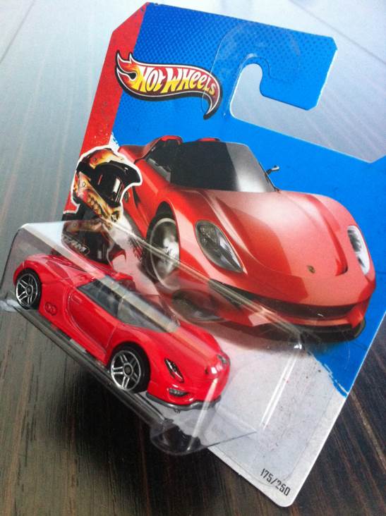 Porsche 918 Spyder - 2013 HW Shwroom toy car collectible - Main Image 2