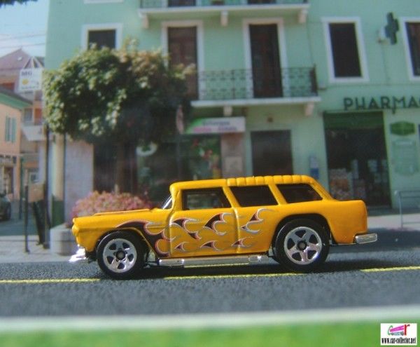 Chevy Nomad B24 - 2009 Heat Fleet toy car collectible - Main Image 2