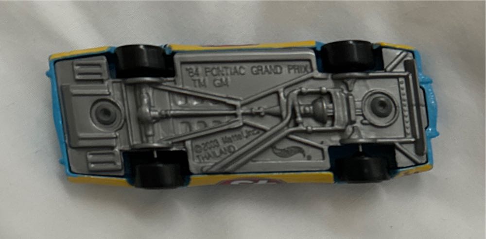 84 Pontiac Grand Prix 2003 - General Mills - Salute To Petty toy car collectible - Main Image 4