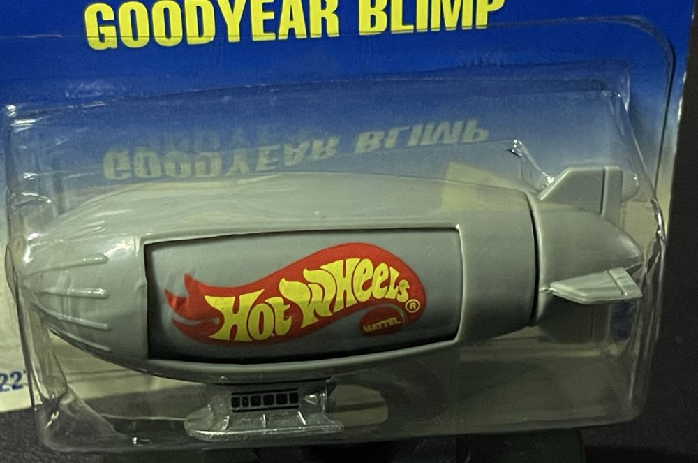 Goodyear Blimp - Hot Wheels 30 Years toy car collectible - Main Image 3