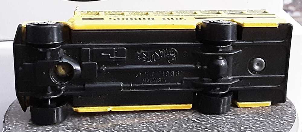 1991 School Bus - Bus toy car collectible - Main Image 3