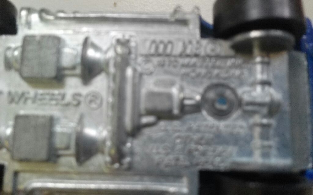 Mutt Mobile - Hot Wheels 30 Years toy car collectible - Main Image 2