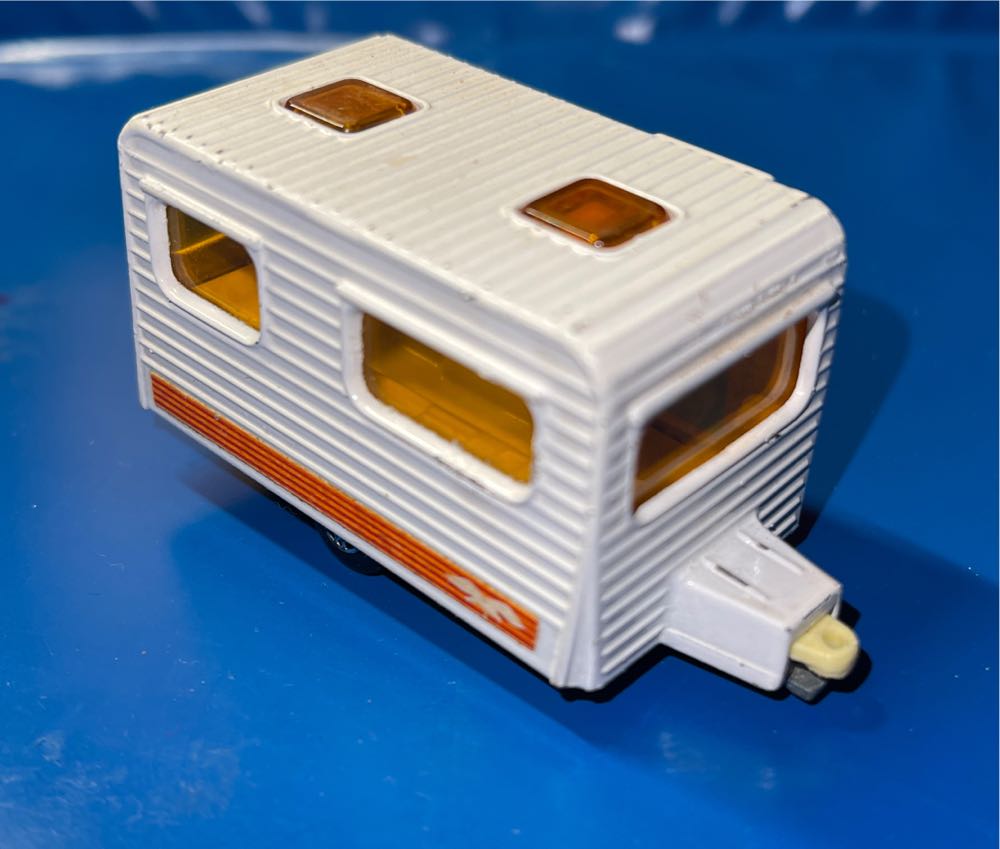 Caravan - Matchbox - Superfast toy car collectible - Main Image 2