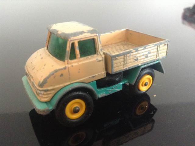 49 Mercedes Unimog 49B-3 - 1-75 Matchbox toy car collectible - Main Image 2