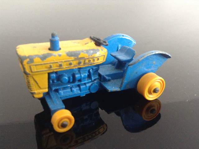 Ford Tractor  toy car collectible - Main Image 2