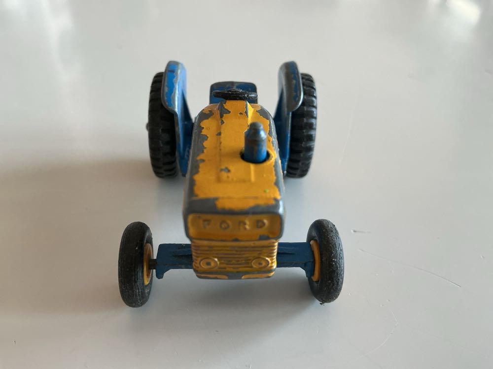 Ford Tractor  toy car collectible - Main Image 3