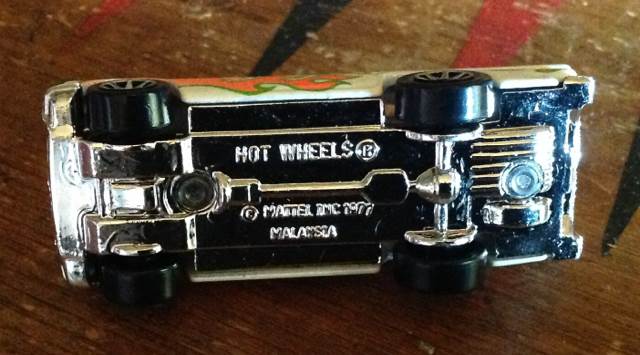 ’57 T-Bird - Flamethrower #1 toy car collectible - Main Image 2